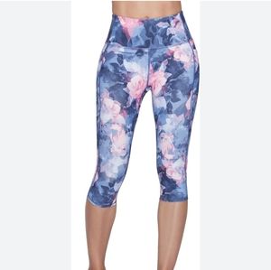 (S)🌸Athletic High Waisted Crop Capri Legging🌸